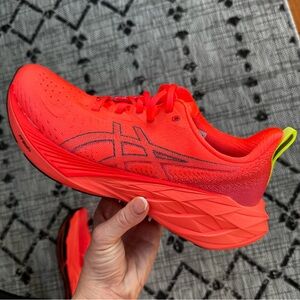 ASICS NOVABLAST 4 Women’s Running Shoe in Sunrise/True Red